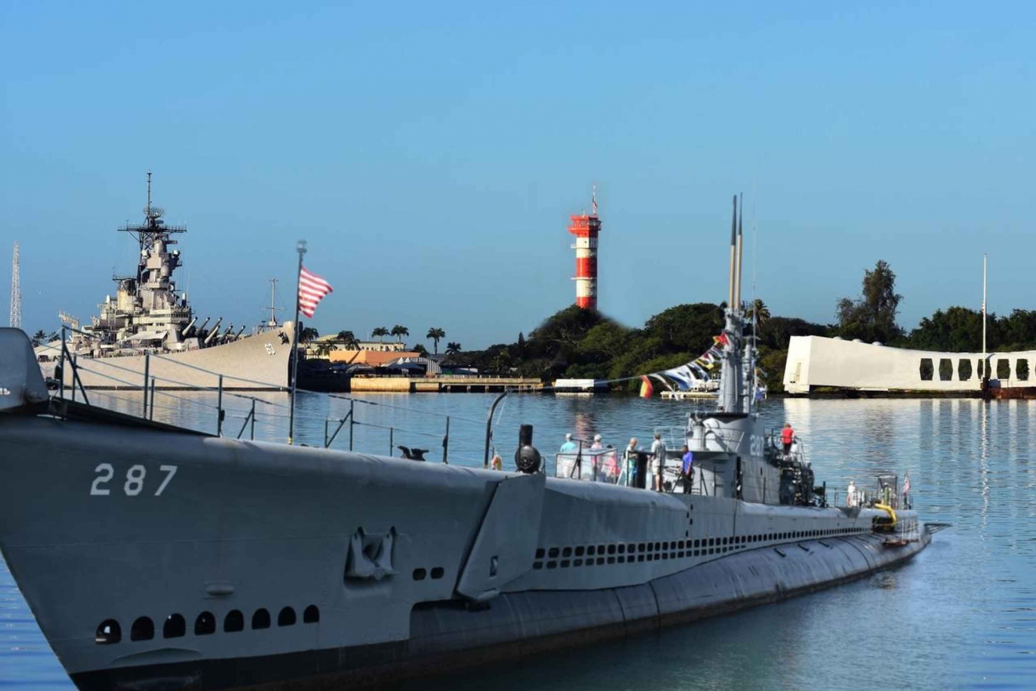 Pearl Harbor USS Arizona i okręt podwodny Bowfin