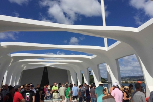 Oahu: The 'USS Arizona' & Historic Honolulu Limousine Tour!