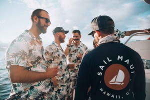 Maalaea: Maui Twilight Sailing Cruise with Open Bar