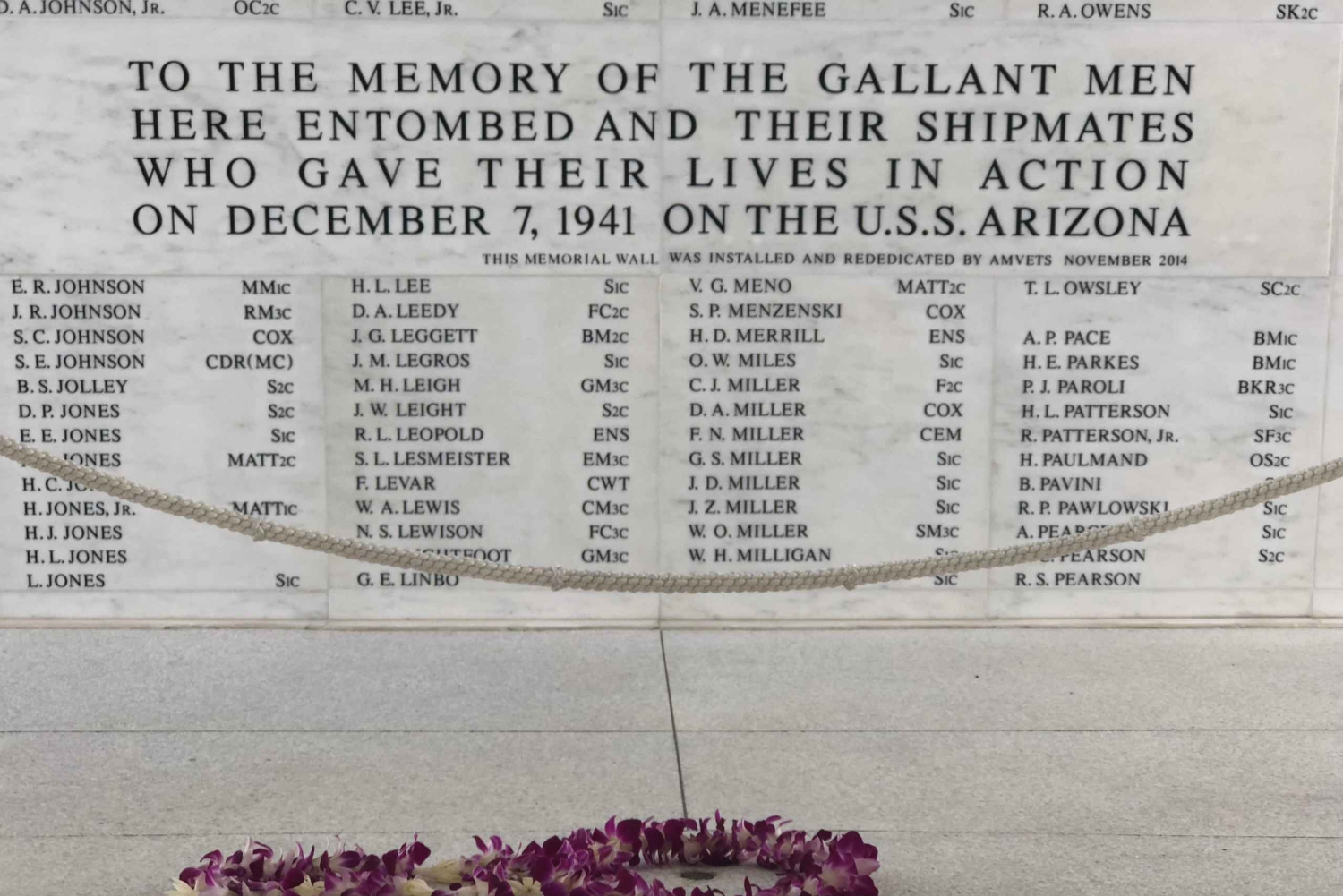 Private Pearl Harbor - USS Arizona and USS Missouri