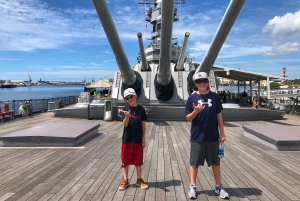 Private Pearl Harbor - USS Arizona and USS Missouri