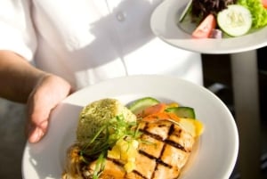 Południowe Maui: rejs o zachodzie słońca z 4-daniową kolacją i napojami