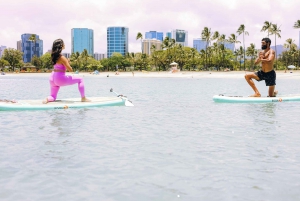 Oahu: South Shore SUP Yoga Class and Paddle