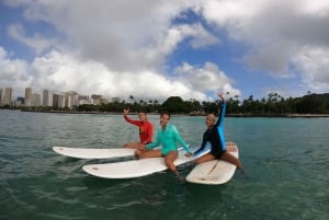 Lekcja surfingu w Waikiki, 3 lub więcej uczniów, 13 lat lub więcej
