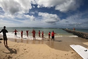 Surfing-lektion i Waikiki, 3 eller flere elever, 13 år eller ældre