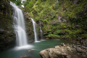 Excursão particular VIP Road to Hana em um Cadillac Escalade com caminhonete