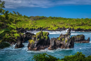 Excursão particular VIP Road to Hana em um Cadillac Escalade com caminhonete
