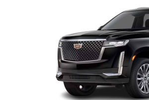 جولة خاصة لكبار الشخصيات على الطريق إلى هانا في سيارة كاديلاك إسكاليد مع شاحنة صغيرة