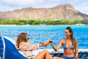 Waikiki: Aloha Happy Hour Sail on Hawea Catamaran