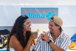 Waikiki: Aloha Happy Hour Sail on Hawea Catamaran