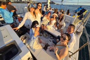 Coucher de soleil et baignade à Waikiki Beach sur un catamaran à voile