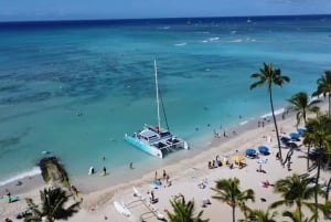 Waikiki : Croisière cocktail feux d'artifice sur le catamaran Hawea