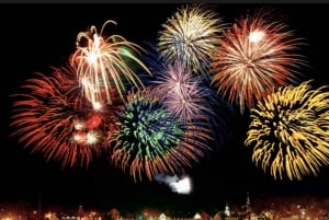 Waikiki: Passeio de catamarã com fogos de artifício na sexta à noite