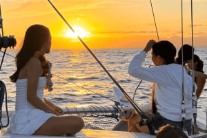 Waikiki: Friday Night Fireworks Catamaran Sail