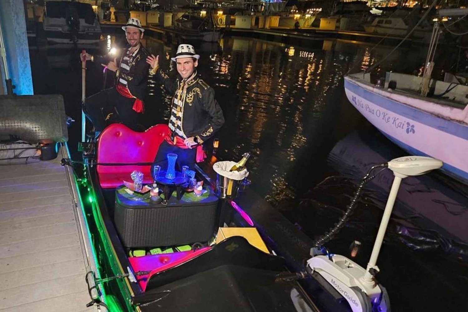 Honolulu: Cruzeiro de gôndola em Waikiki para o fogo de artifício de sexta-feira