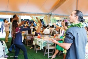 Waikiki: Luau og buffet med valgfritt Rock-A-Hula-show