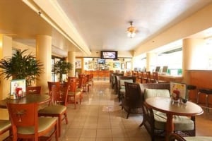 Waikiki Sand Villa Hotel