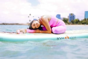 Waikiki: SUP Yoga Class
