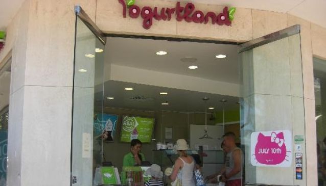 Yogurtland Waikiki Beach