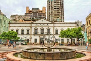 From Hong Kong: Macau Day Tour with Ferry, Lunch & Pickup