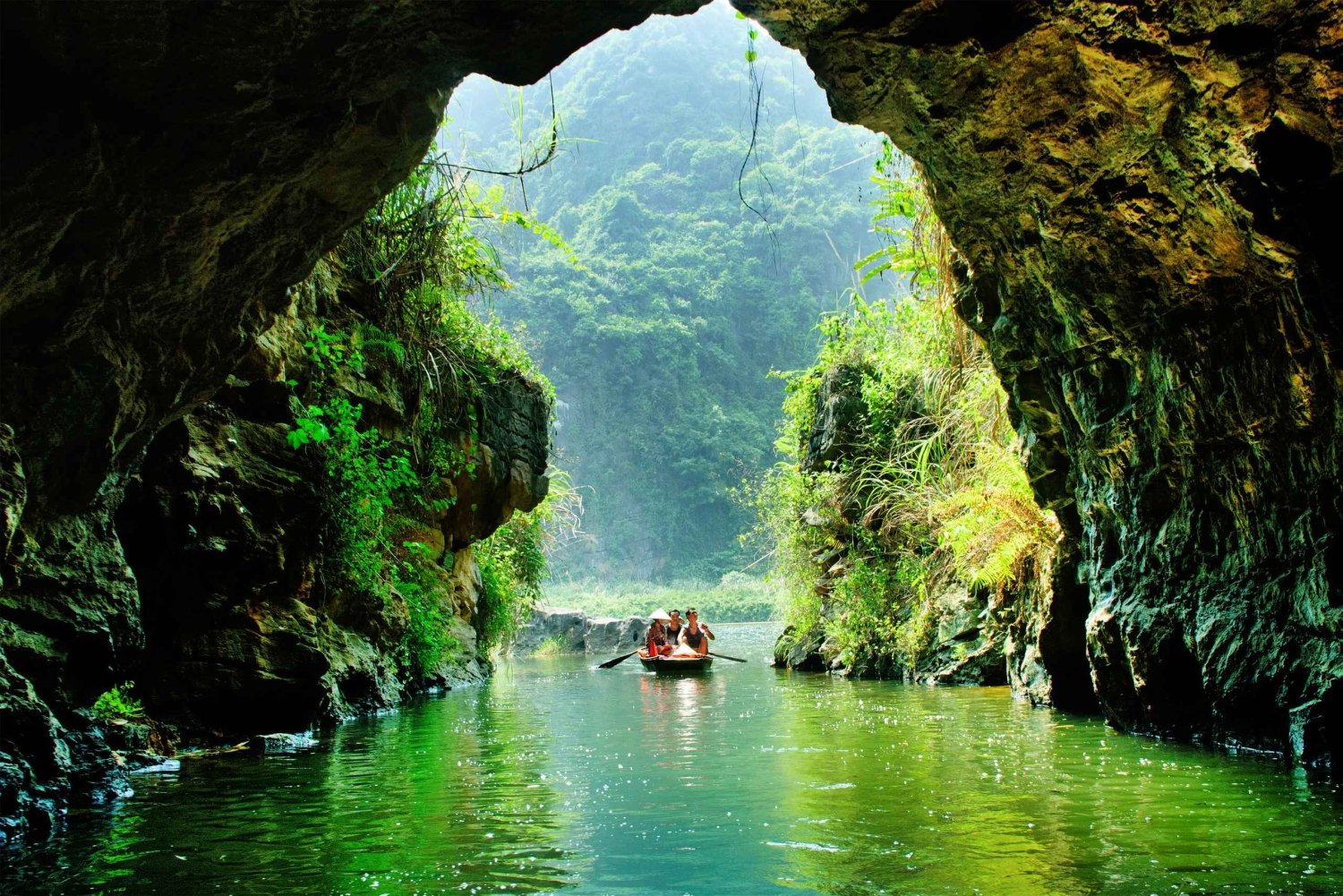 Hanoi: Full-Day Private Tam Coc Tour with Boat Ride & Lunch