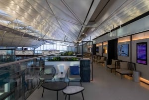 HKG Hong Kong International Airport: Premium Lounge-inngang
