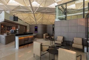 HKG Hong Kong International Airport: Premium Lounge-inngang
