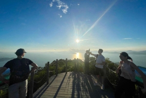 Hong Kong: 360 Panorama Sunset Hike to the Peak with Local