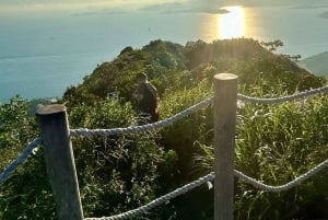Hong Kong: 360 Panorama Sunset Hike to the Peak with Local