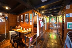 Hong Kong: Aberdeen Boat Tour and Visit Floating Museum