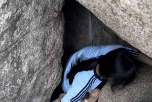Hong Kong: Cheung Po Tsai Cave Tour with Lunch