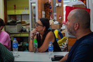 Hongkong: de donkere kant van Hongkong - wandeltour langs gekooide huizen