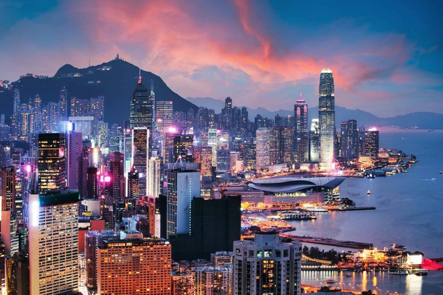 Hong Kong Essence: Premium City Highlights Tour by Car