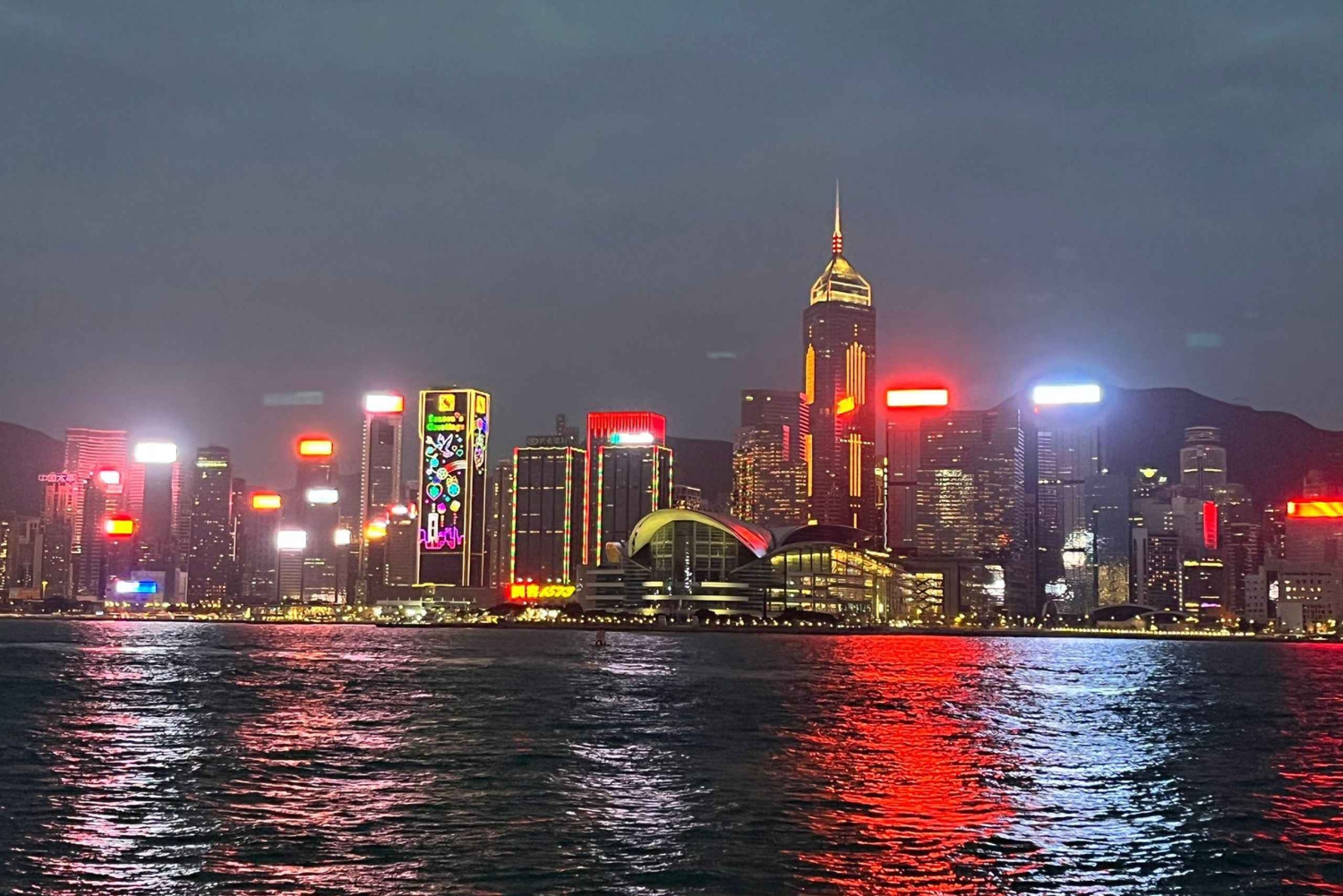 Hong Kong : croisière ShiningStar dans le port de Victoria et spectacle son et lumière