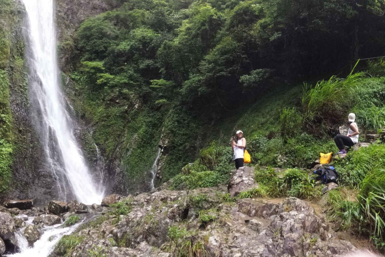 Hong Kong: Tai Mo Shan Waterfall Hike