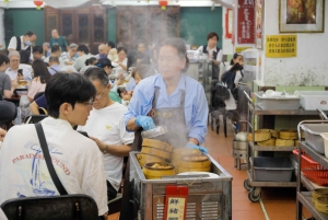 Hong Kong: Tastes & Traditions Small Group Food Tour