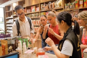 Hong Kong: Tastes & Traditions Small Group Food Tour