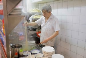 Hong Kong: Tastes & Traditions Small Group Food Tour
