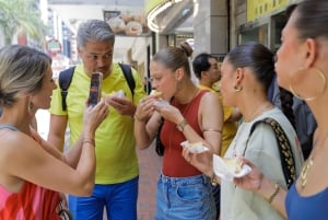 Hong Kong: Tastes & Traditions Small Group Food Tour