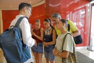 Hong Kong: Tastes & Traditions Small Group Food Tour