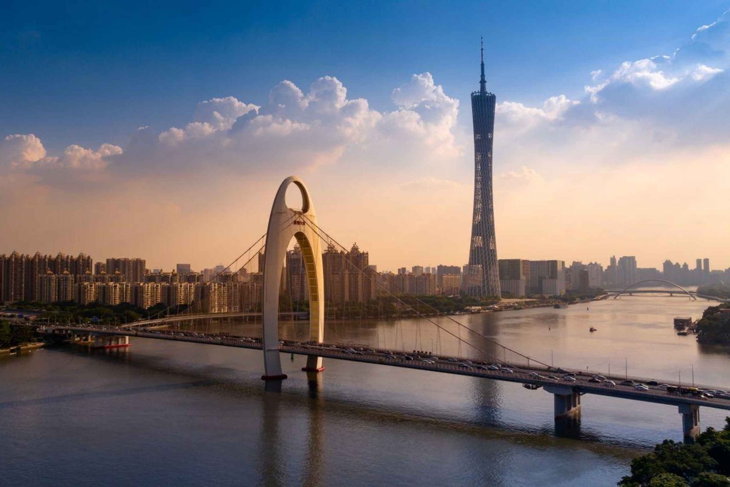 De Hong Kong a Guangzhou: tour privado de día completo a China