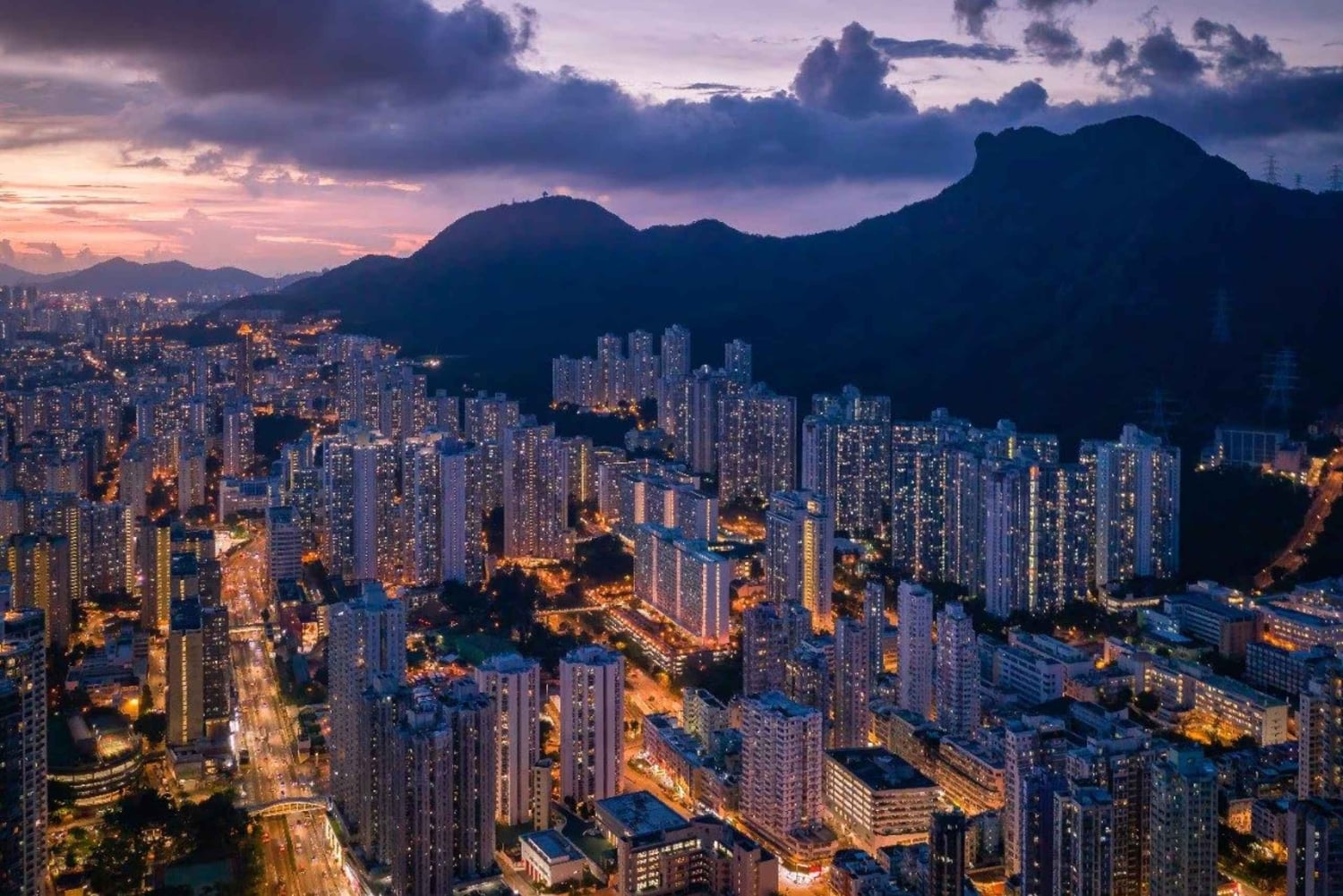 Hongkong: HKG naar Kowloon|Tsuen Wan|Tuen Mun Privé Transfer