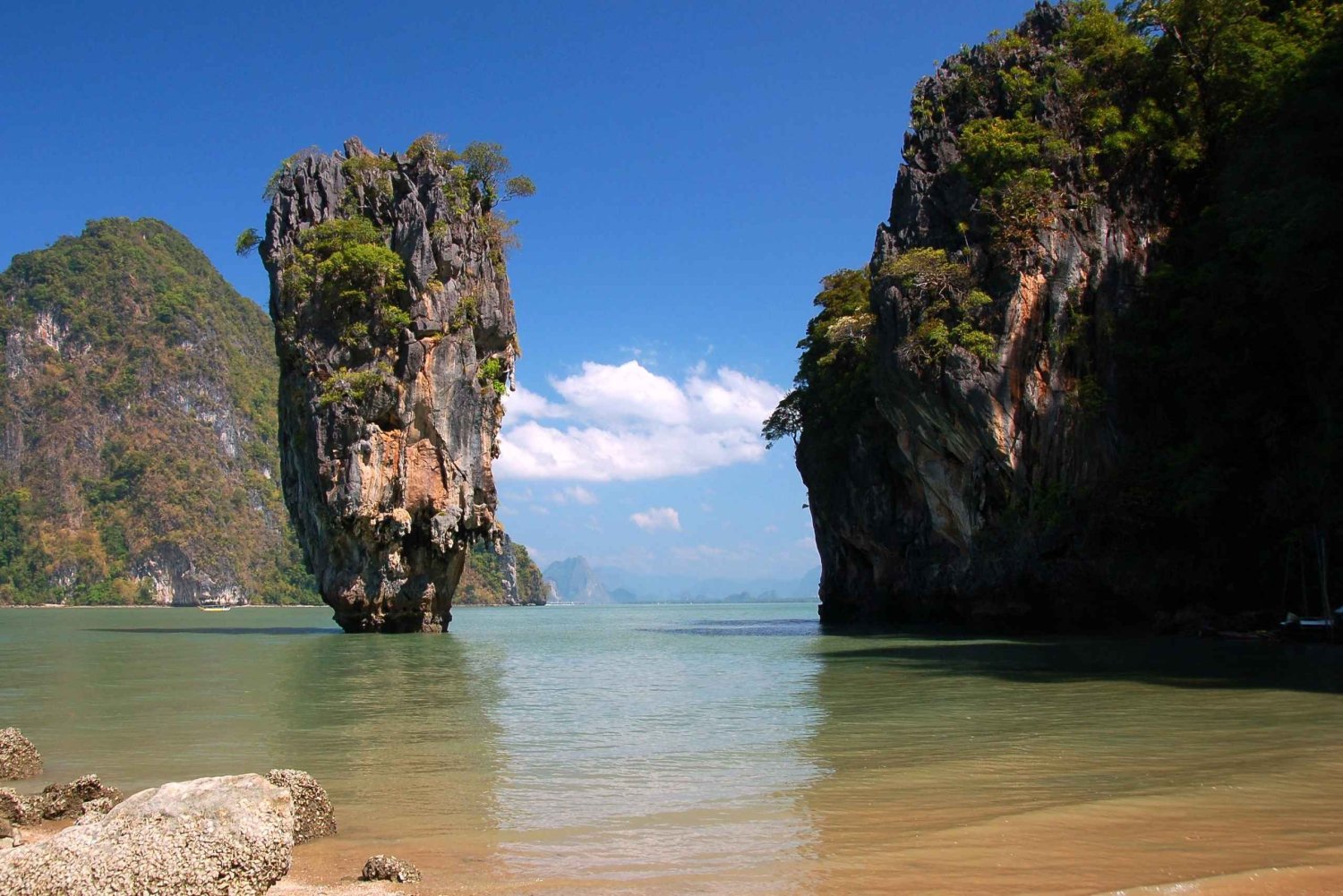 James Bond & Hong Islands Full Day Trip By Luxury Speedboat