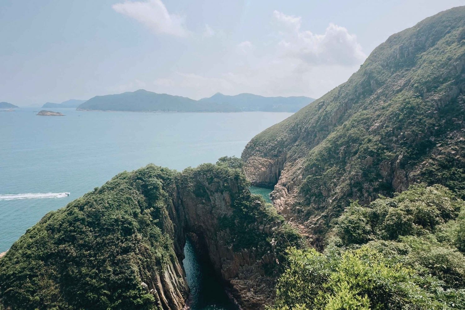 Mountains lover: Hiking in Hong Kong