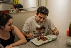 ミシュラン認定の屋台の食べ物と文化を楽しむ九龍散策