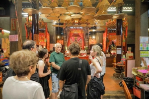 ミシュラン認定の屋台の食べ物と文化を楽しむ九龍散策