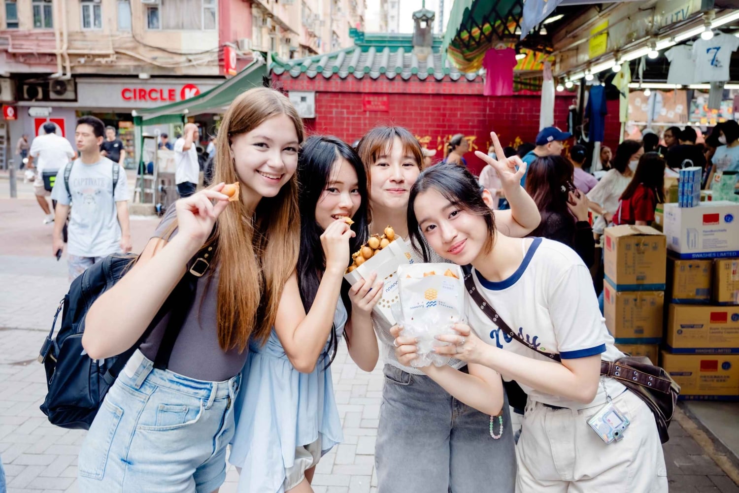 Victoria Harbour Shoreline Half-Day Leisure Bike Tour