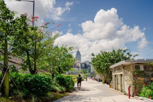 Victoria Harbour Shoreline Half-Day Leisure Bike Tour