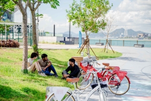 Victoria Harbour Shoreline Half-Day Leisure Bike Tour