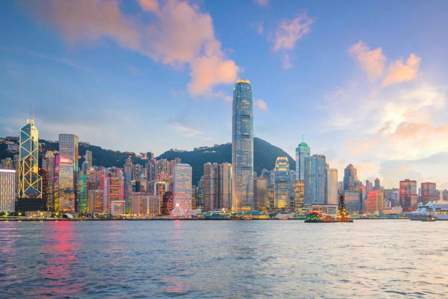 Hongkong: Privatwagen oder Minibus mit Fahrer mieten